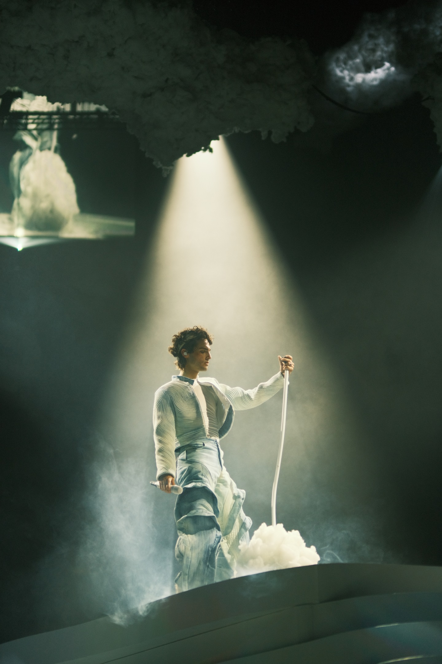 Humbe, Mexico’s Gen Z heartthrob, looks to the US